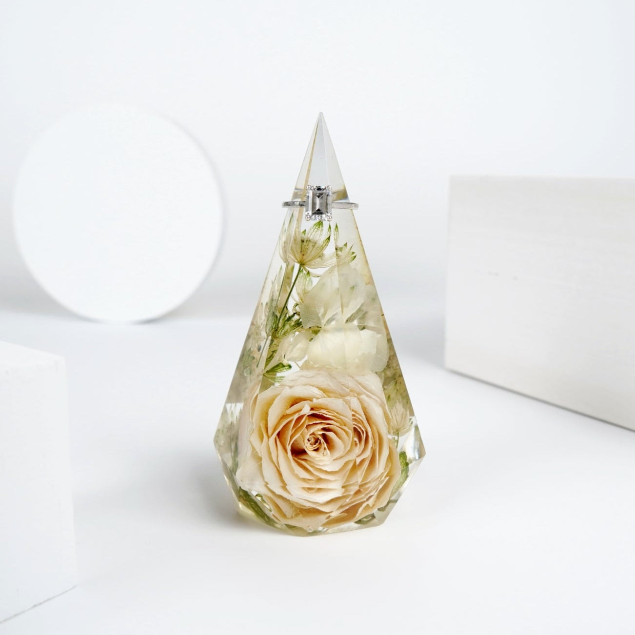 Ring Holder - Endless Florals