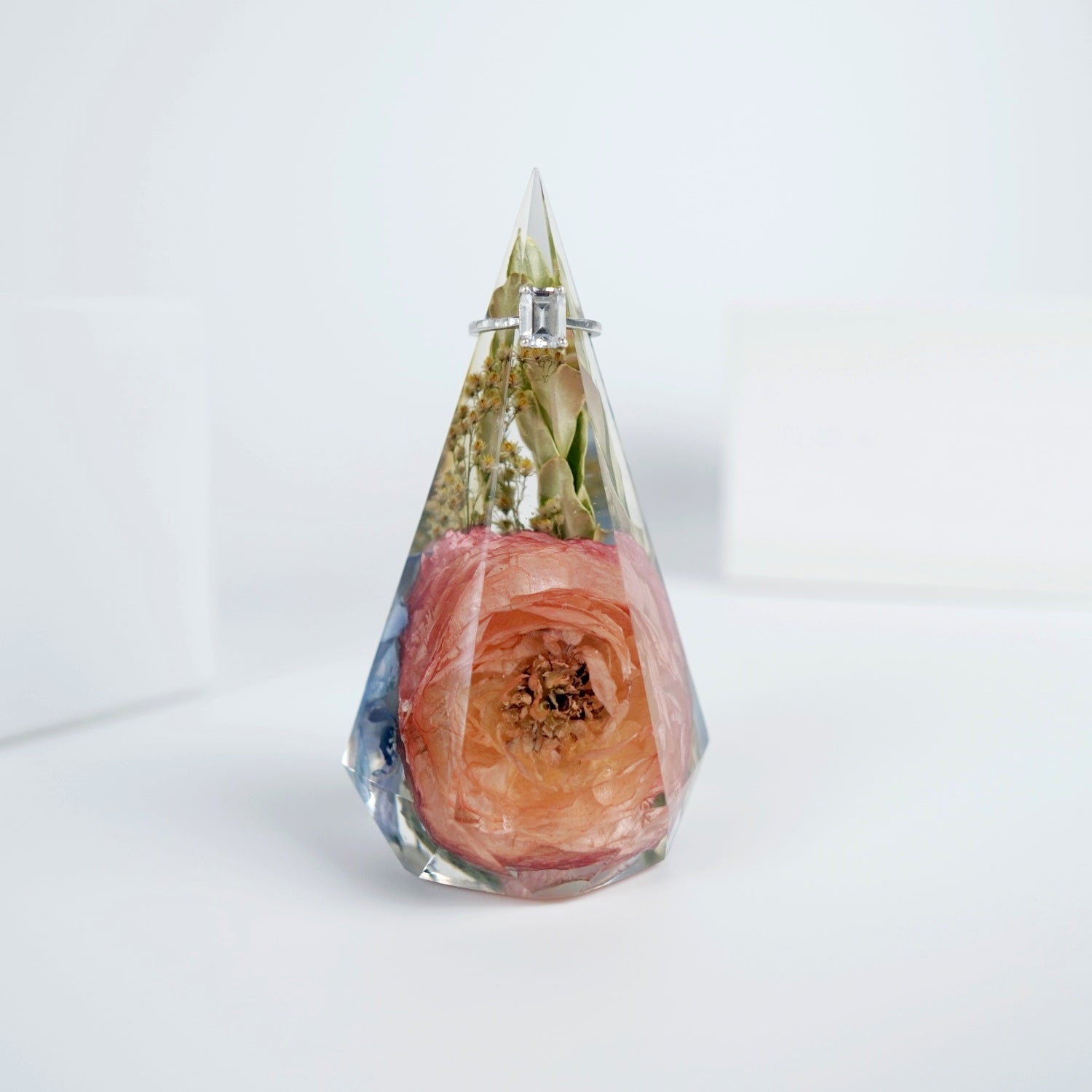 Ring Holder - Endless Florals